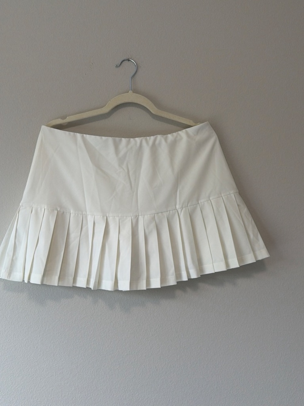 lululemon athletica White Pleated Mini Skirt